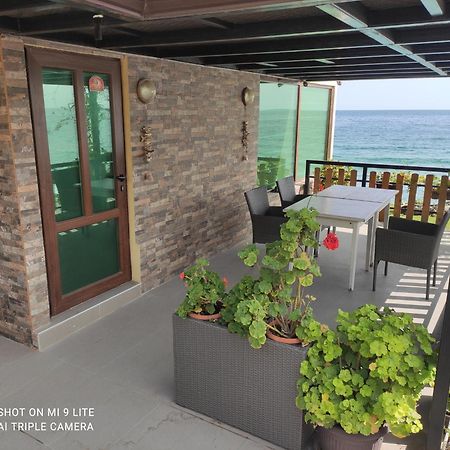 Hemingway Rooms In Happy Beach Varna Eksteriør billede