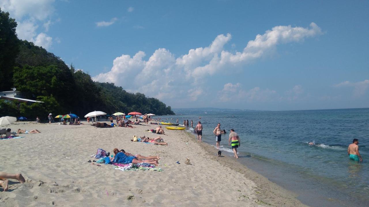 Hemingway Rooms In Happy Beach Varna Eksteriør billede