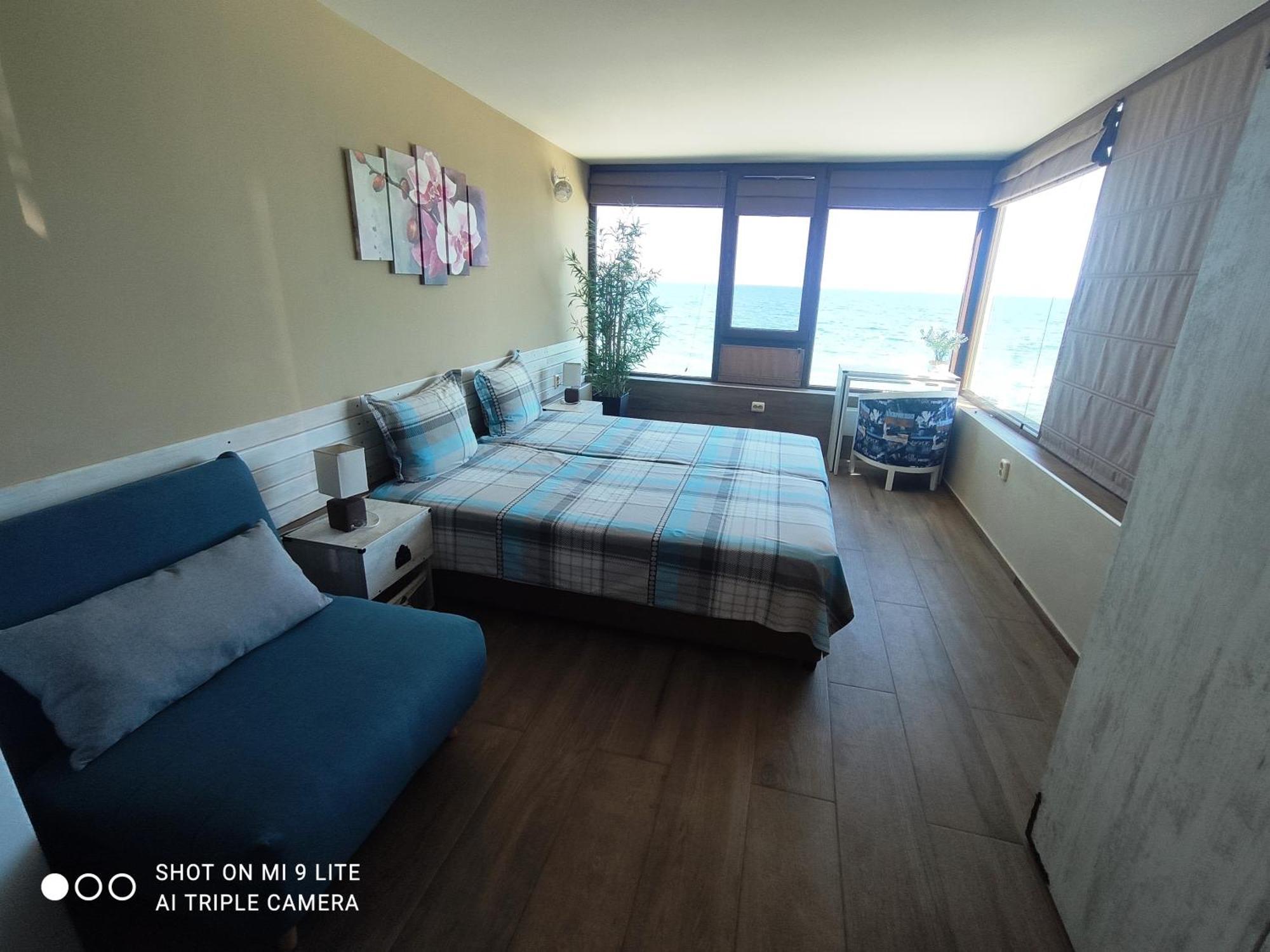 Hemingway Rooms In Happy Beach Varna Eksteriør billede