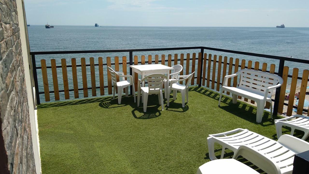 Hemingway Rooms In Happy Beach Varna Eksteriør billede